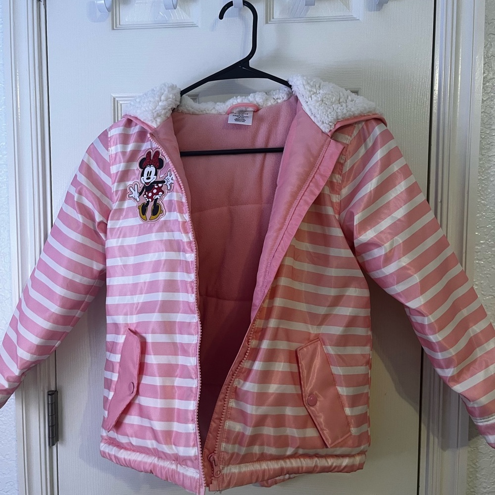 Disney girl’s pink Puffer jacket